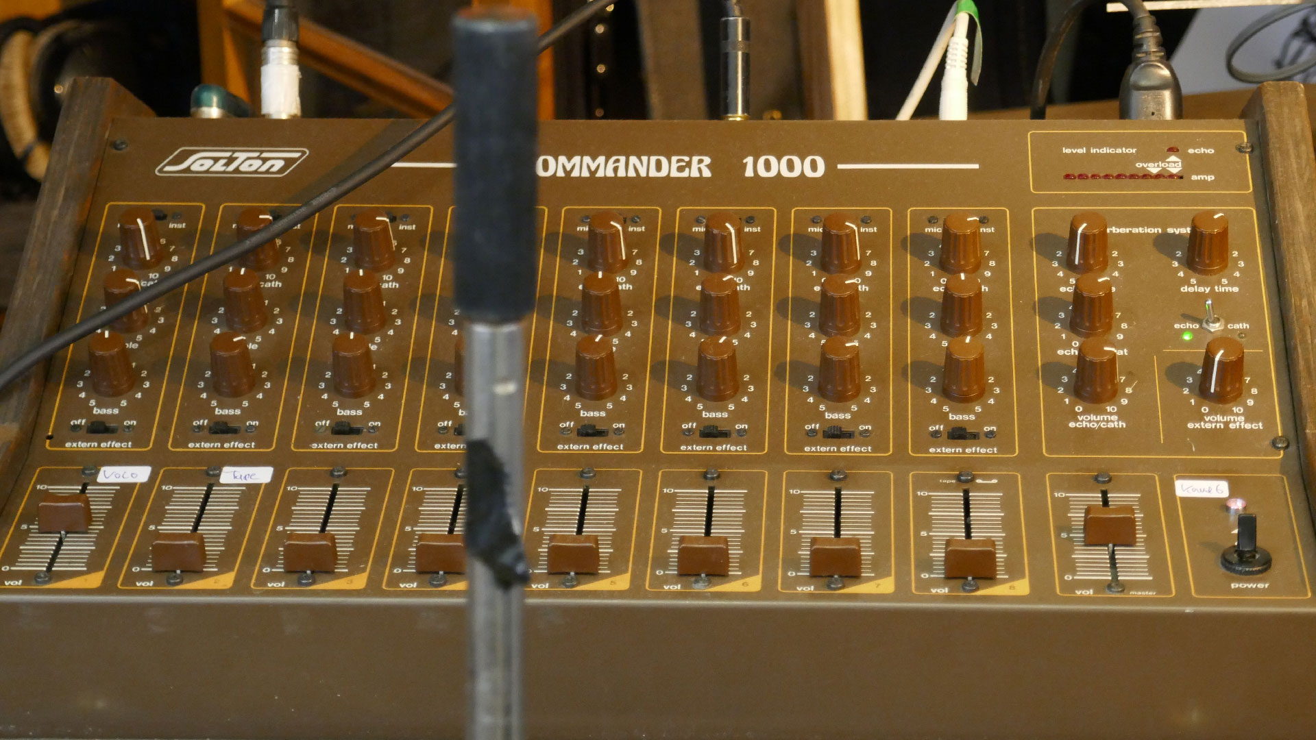 2025-01-16 2016 'Antworten in Zahlen auf mögliche Fragen' (Pixelkomposition) (Vocoder Remix Empty Numbers 1 - 4)